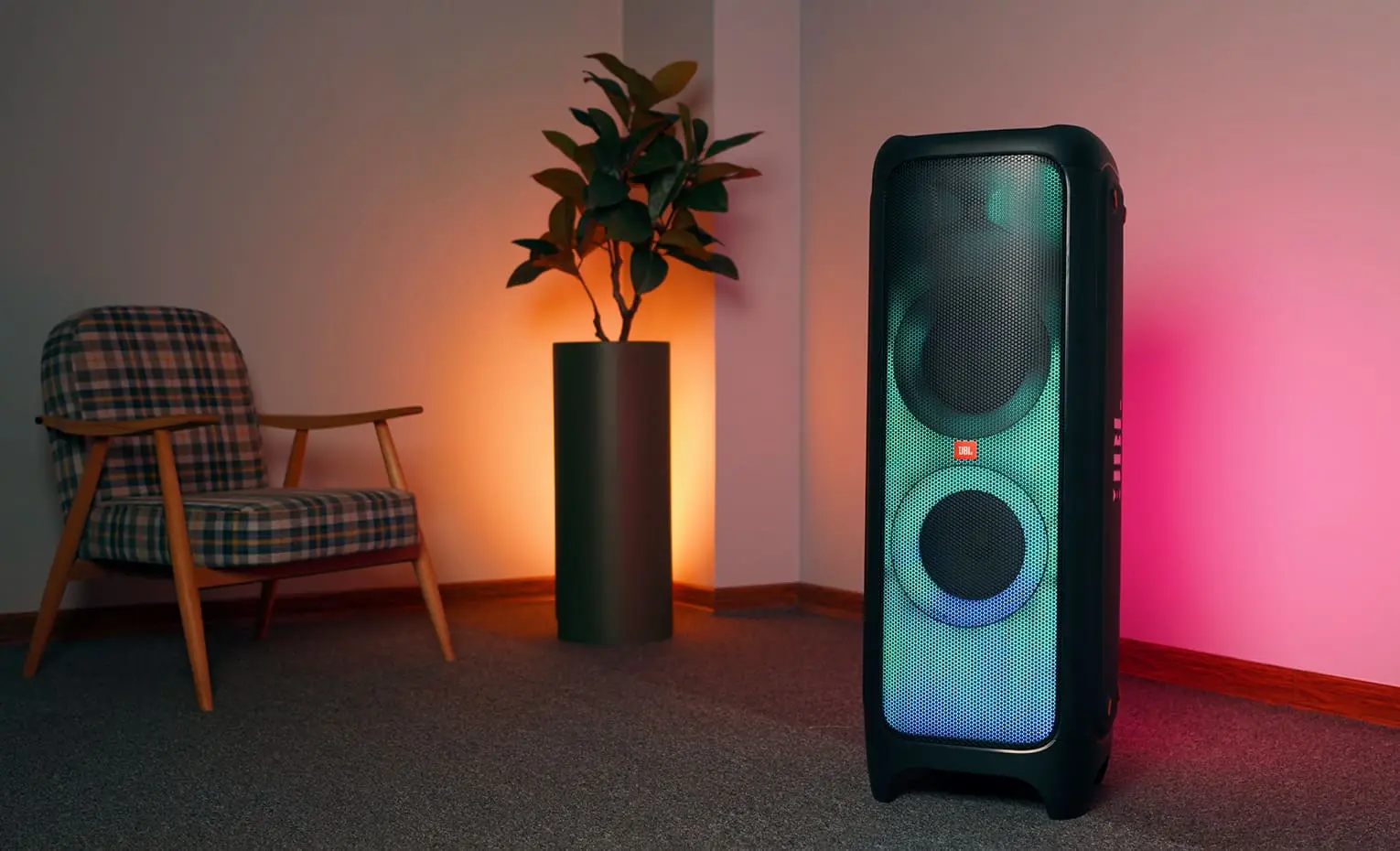 jbl-partybox-1000-lifestyle-3-1